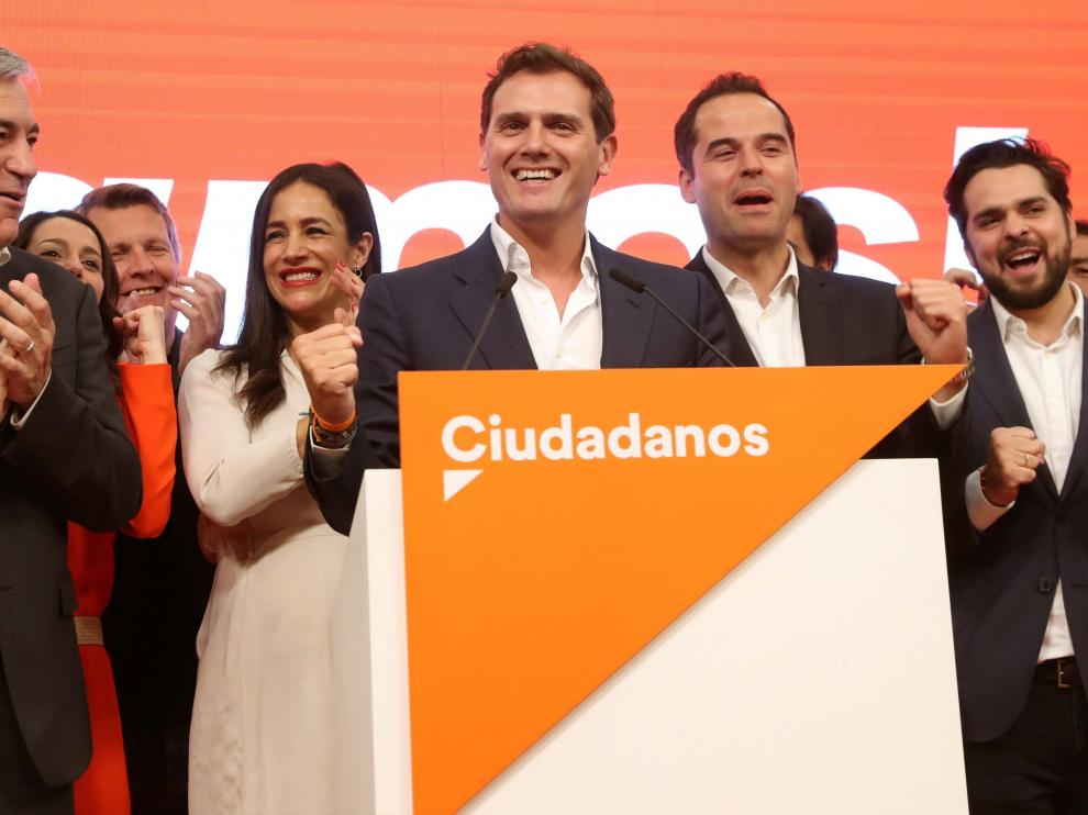 El líder de Cs, Albert Rivera, celebra los resultados de las elecciones autonómicas y municipales.