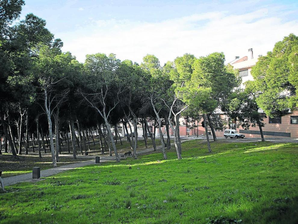 Parte de la parcela situada junto a la calle de la Cuarta Avenida, cuya propiedad reclama el Ayuntamiento.