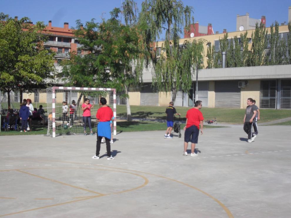Patio del colegio Jean Piaget, uno de los centros donde hay colonias de verano para niños con necesidades especiales.