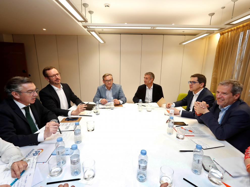 Reunión en Aragón entre el PP y Ciudadanos.