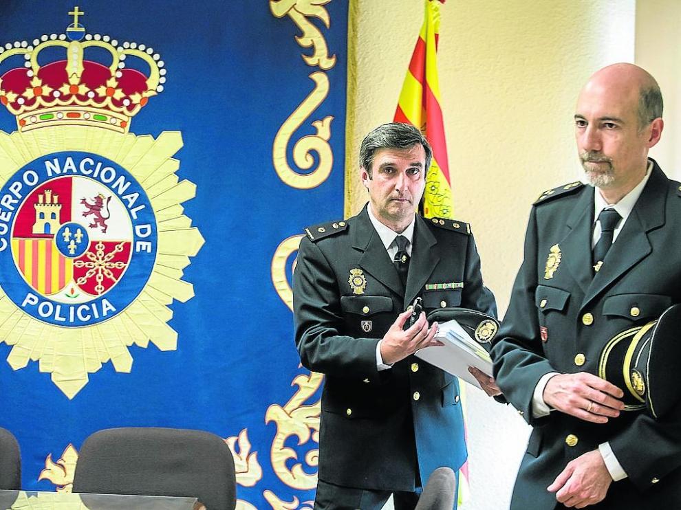 El inspector jefe de la Udyco, Alberto Larripa, y el jefe del grupo de Blanqueo de Capitales.