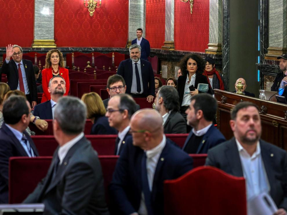Una de las primeras fotos del arranque del juicio, al que asistió Quim Torra