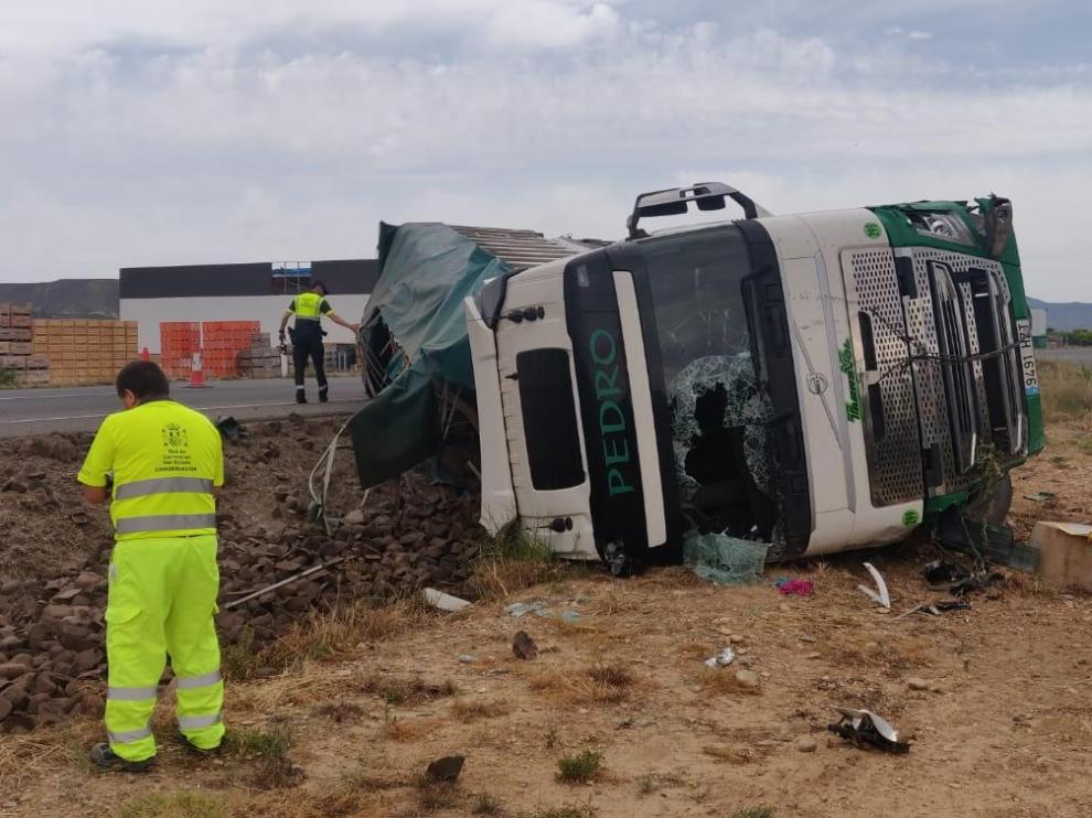 El accidente ha ocurrido en el kilómetro 329,200 de la N-211.
