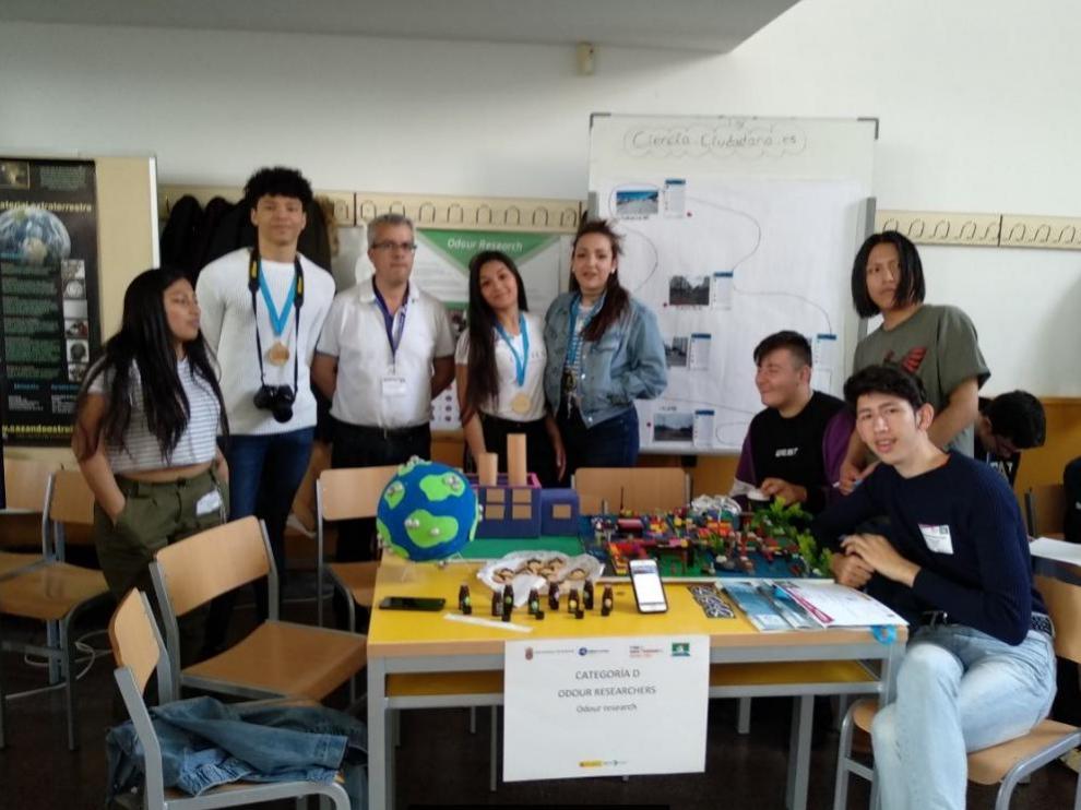 Equipo del colegio Jesús-María de Burgos que ha desarrollado el proyecto Odour Collect