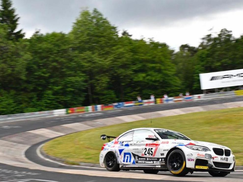 El BMW de Guillermo Aso, en plena acción en Nürburgring