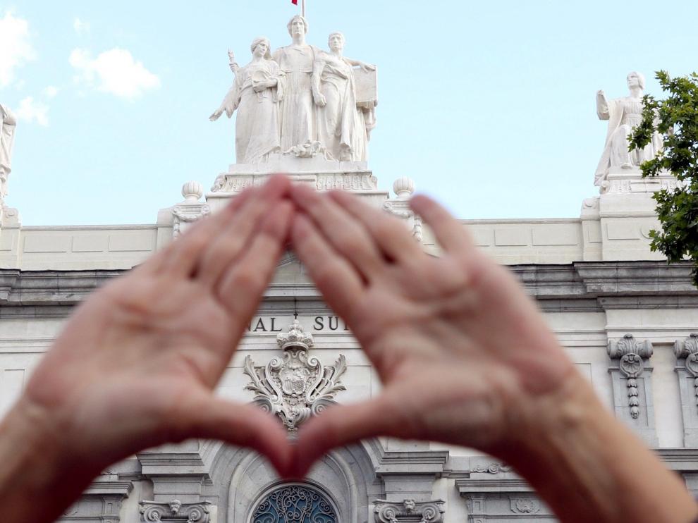 Signo reivindicativo durante una concentración feminista.