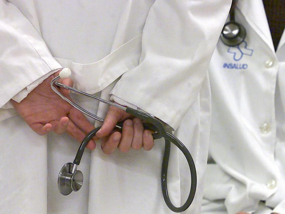 MEDICOS DE REFUERZO / 31/10/03 / PHOTO : OLIVER DUCH Duch2908.jpg