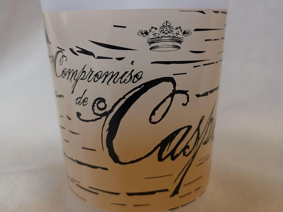 El vaso se venderá en la oficina de Turismo, por un euro.