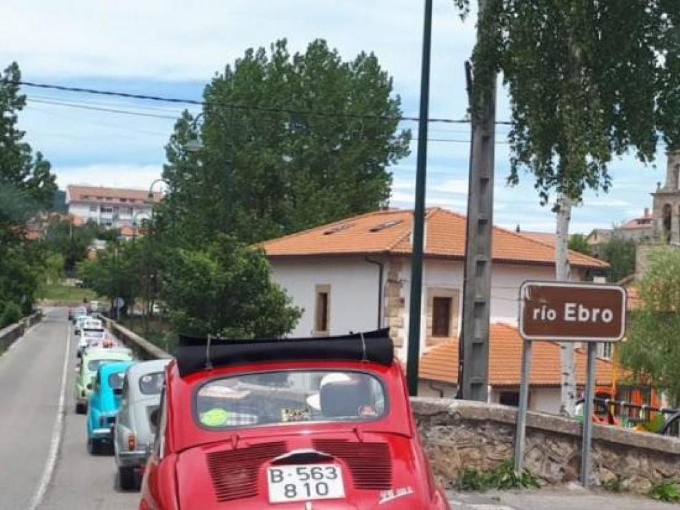 Mequinenza ha sido una de las paradas de la travesía del Ebro de los vehículos.