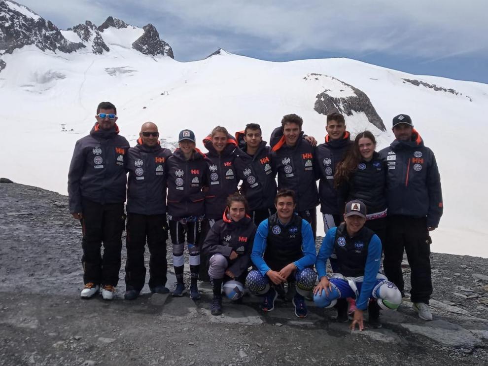 Los deportistas del Cetdi Aragón Alpino ya se encuentran en el glaciar francés de Les Deux Alpes