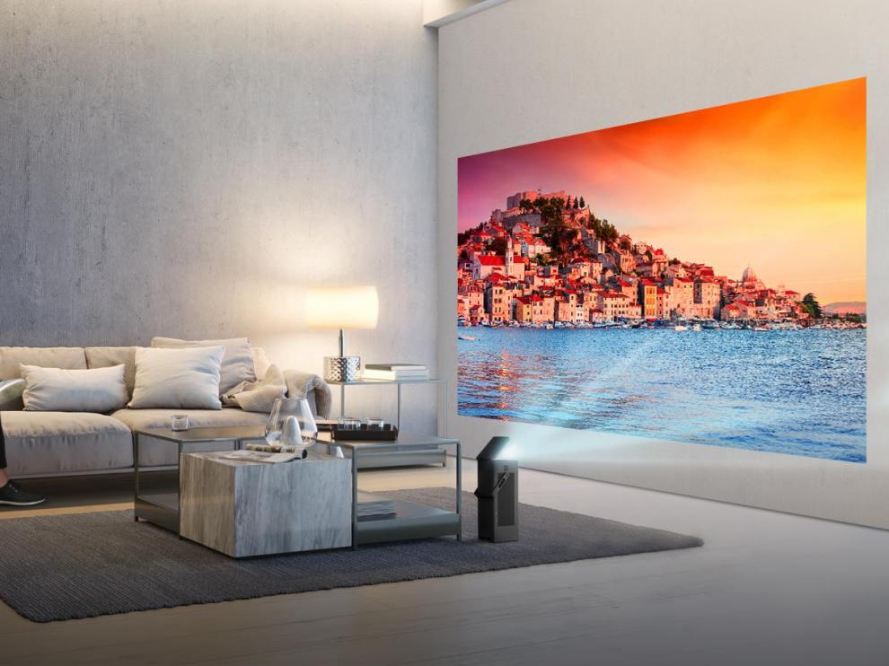 El proyector de LG cuenta con Smart TV.