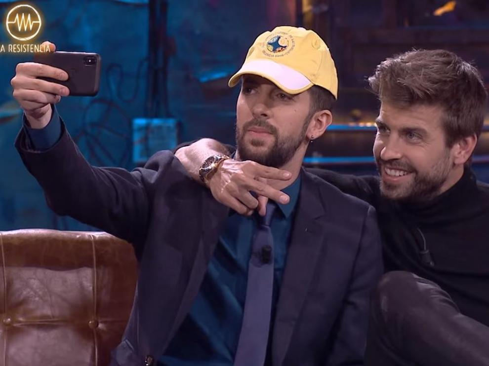 Broncano junto a Gerard Piqué, durante la visita del futbolista al programa.