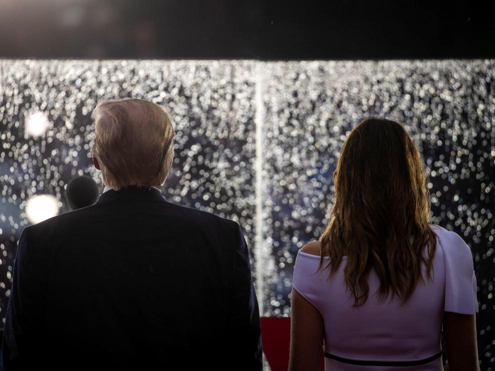 Trump y Melania viendo los fuegos artificiales del 4 de julio