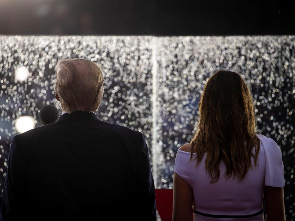 Trump y Melania viendo los fuegos artificiales del 4 de julio