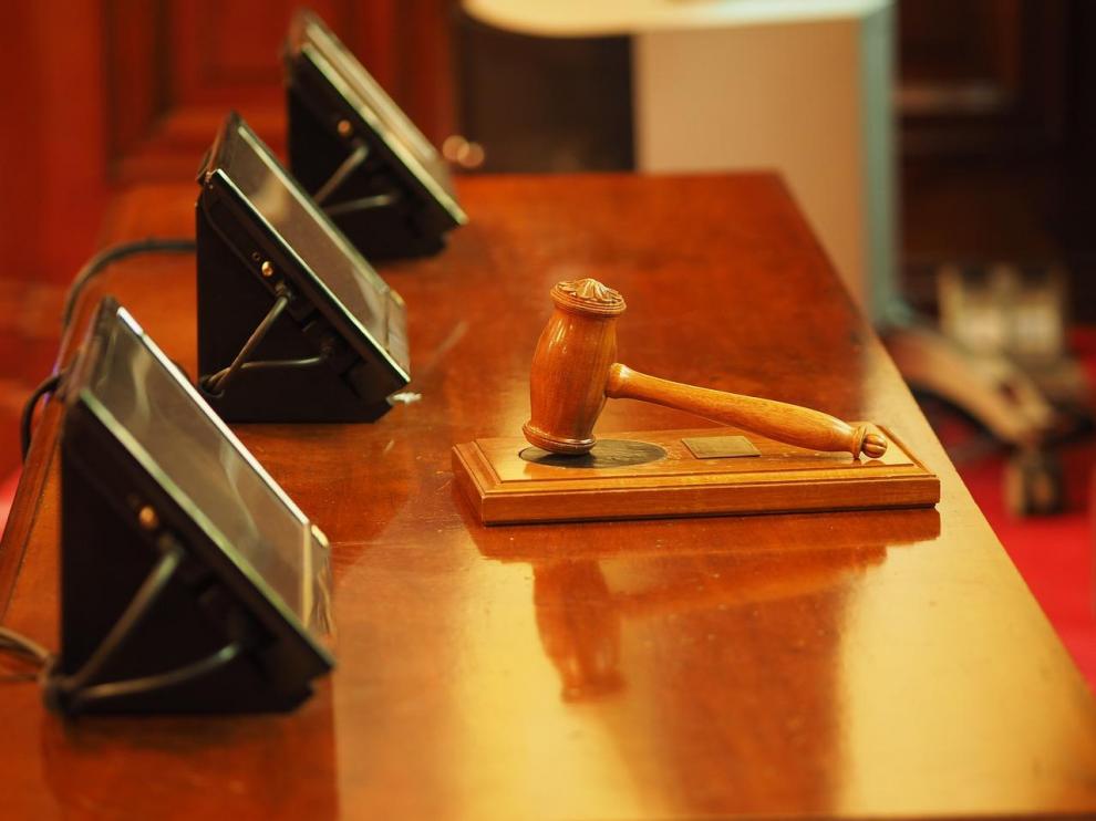 La sentencia que le condena a dos años de prisión es firme