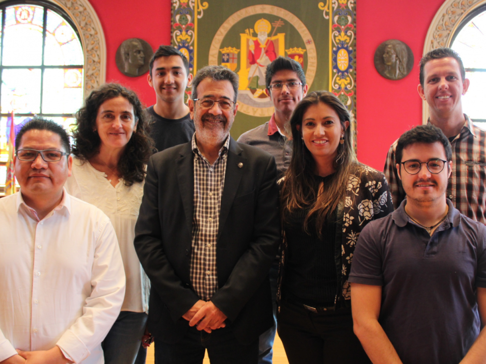 Los siete docentes latinoamericanos en la Universidad de Zaragoza.
