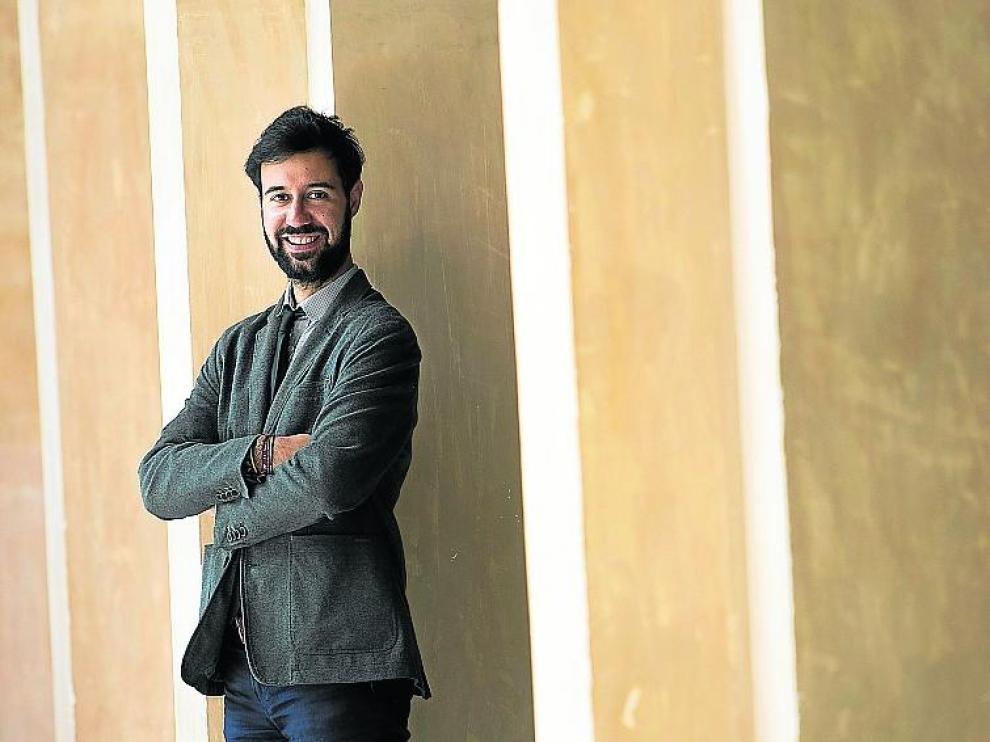 Andrés Dueñas Castrillo, en el palacio de la Aljafería.
