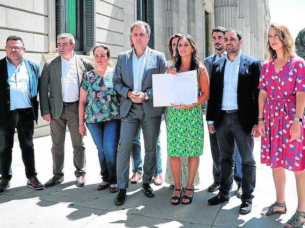 La oscense Sara Giménez, junto a otros diputados de Cs, presentaron ese jueves la iniciativa en el Congreso.