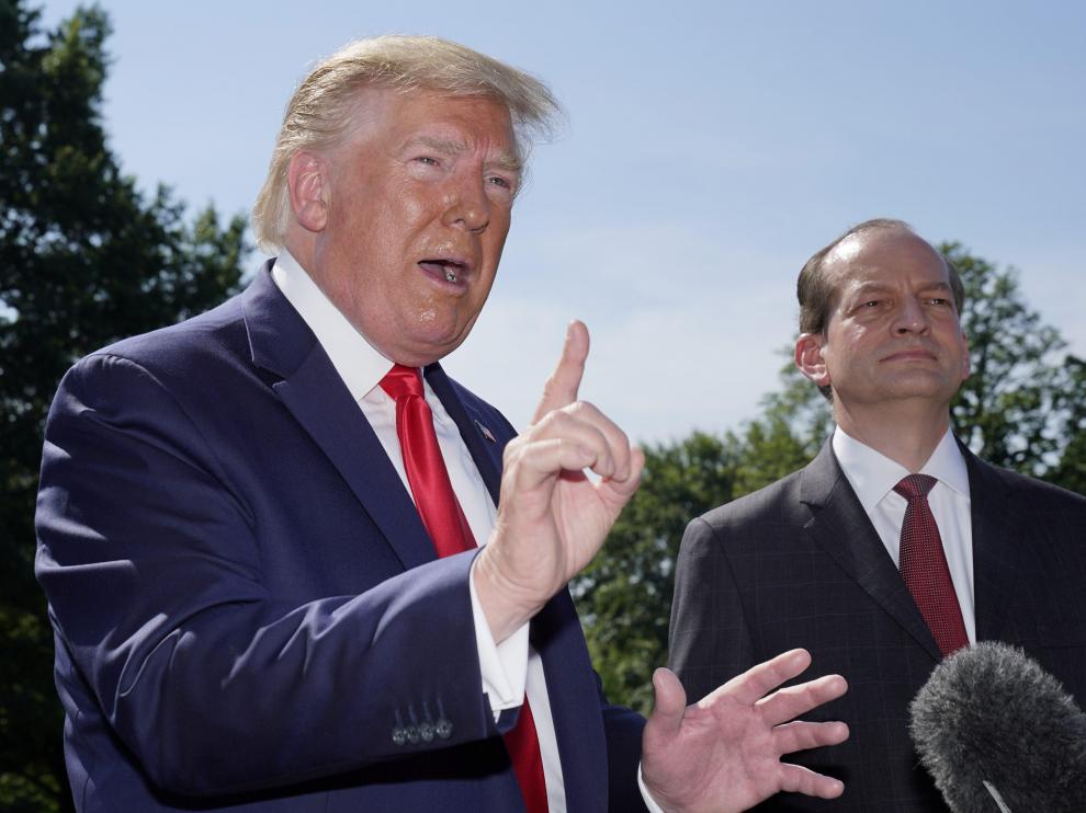 Donald Trump anuncia la dimisión del secretario de Trabajo de Estados Unidos, Alex Acosta.
