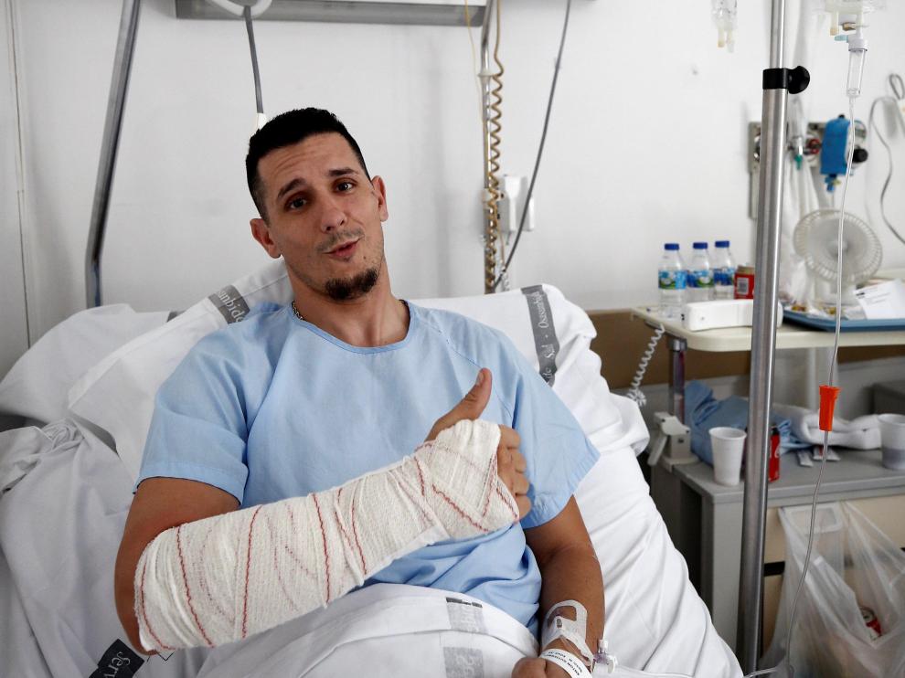 Said Antón Gutiérrez recibió una cornada de 11 centímetros en el brazo en un encierro de San Fermín.
