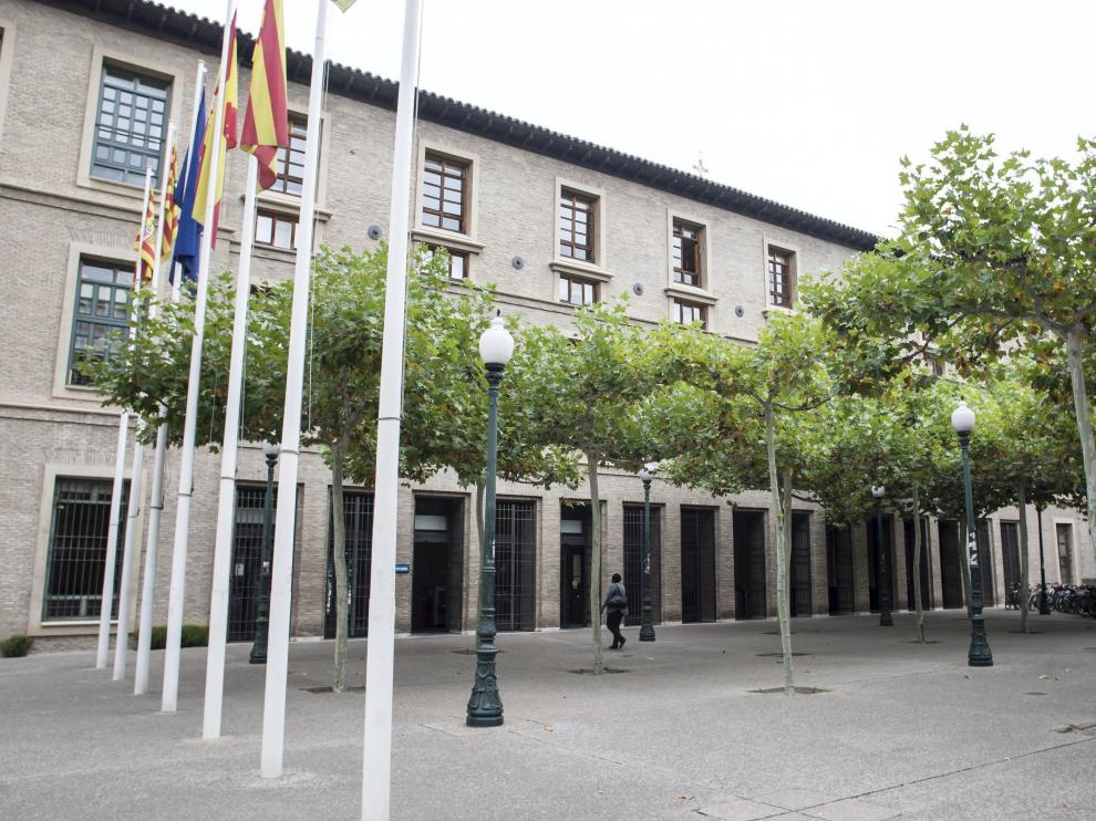 Fachada del edificio Pignatelli, sede de la DGA donde trabaja las denunciantes y uno de los afectados.