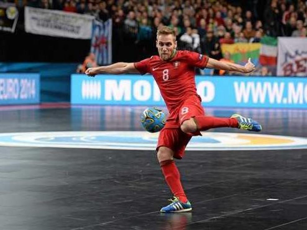 El internacional portugués Pedro Cary, fichaje estrella del Fútbol Emotion Zaragoza