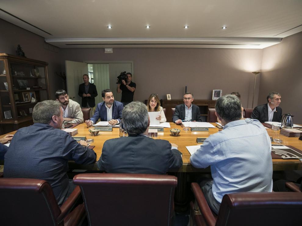 La Mesa de las Cortes y la Junta de Portavoces, durante su reunión de esta semana