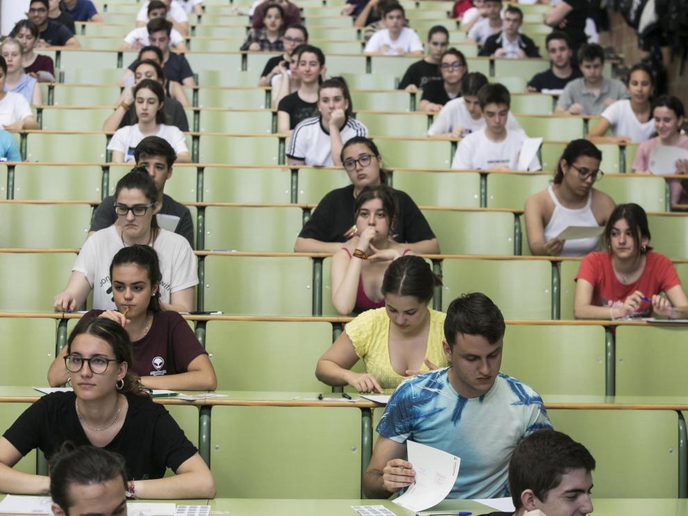 Exámenes de la Evau este pasado junio en Zaragoza.