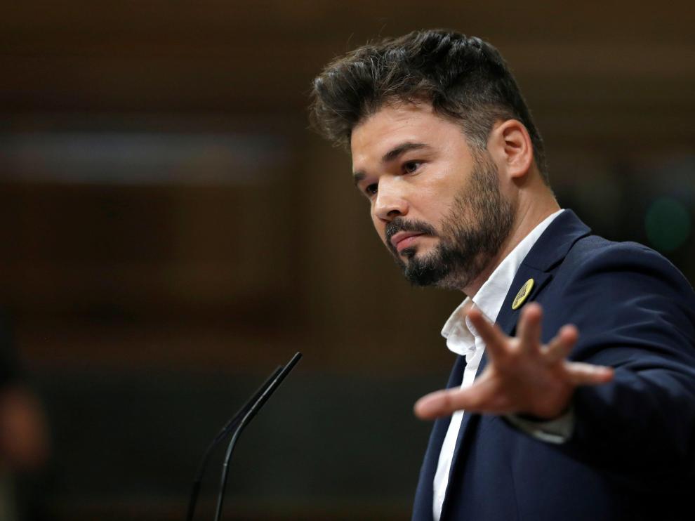 El portavoz de ERC, Gabriel Rufián, ha reanudado con su intervención el debate de investidura, este martes en el Congreso, la segunda jornada del debate del candidato socialista,