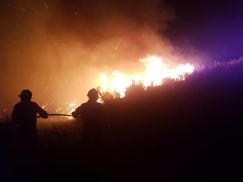 El fuego afecta a los términos de Leciñena y Perdiguera.