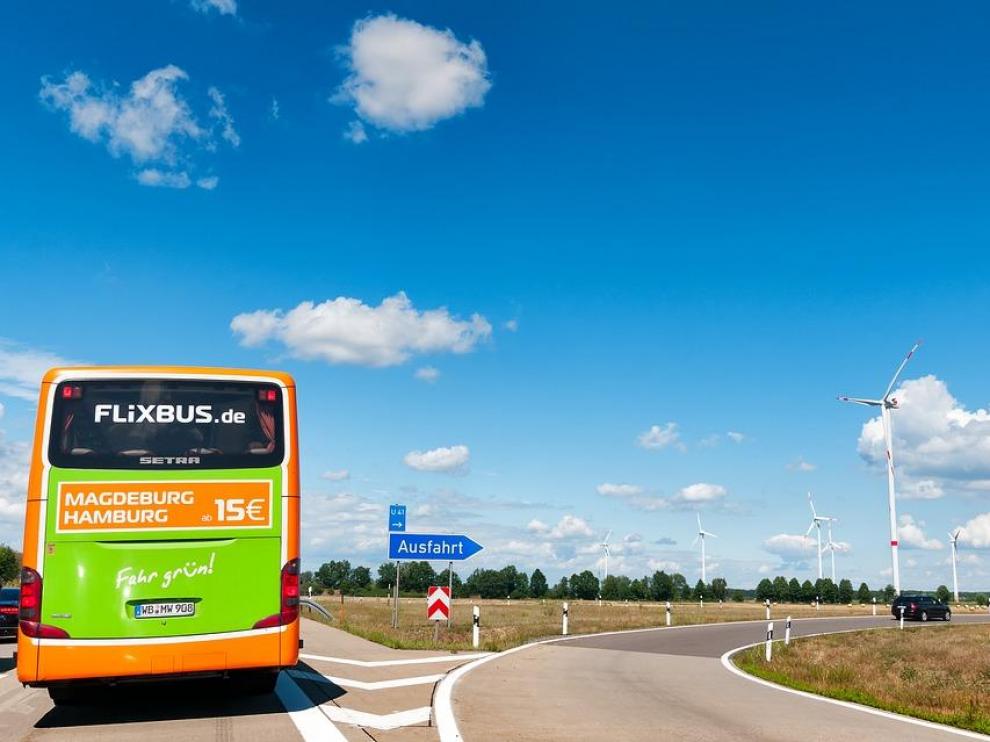 Autobús de la compañía Flix Movility