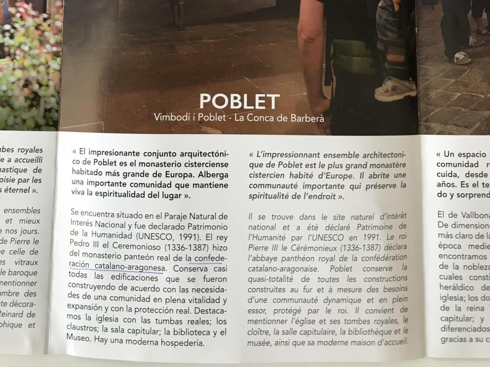 La publicación, sustentada con fondos públicos, recoge la falsedad.