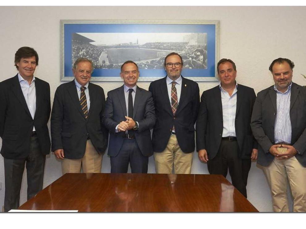 Los 6 miembros del nuevo Consejo de Administración del Real Zaragoza. De izda. a dcha., Juan Antonio Uguet de Resayre Alierta, Luis Blasco Bosqued, Christian Lapetra Lorén, Fernando Sainz de Varanda Alierta, Juan Forcén Márquez y Fernando de Yarza López Madrazo.