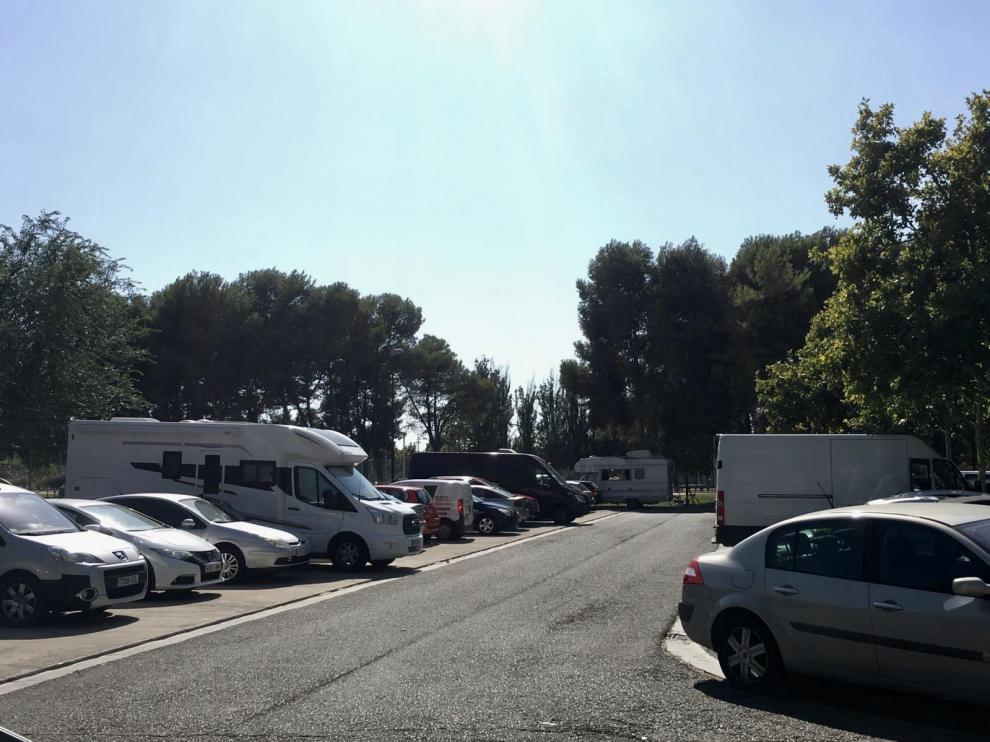 Autocaravanas en el barrio del Arrabal. .