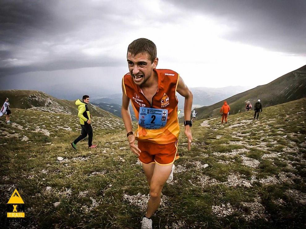 El jaqués Daniel Osanz, en pleno esfuerzo en el Gran Sasso Kilómetro Vertical del Mundial