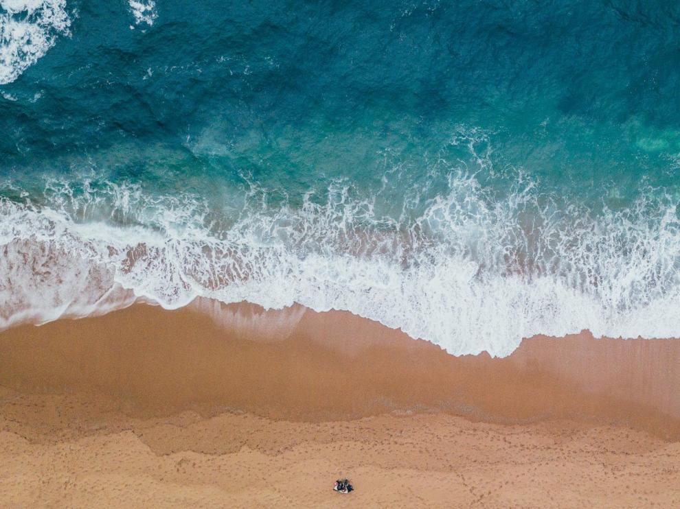 A la orilla del mar.