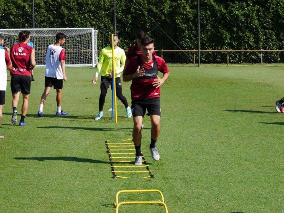 Joaquín Muñoz, durante el primer entrenamiento de la SD Huesca en La Garrocha.