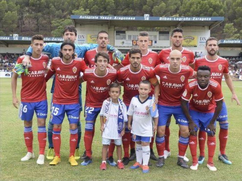 Once inicial del Real Zaragoza en Tudela el año pasado, en julio de 2018. Arriba: Baselga, Cristian Álvarez, Verdasca, Nieto, Grippo, Benito; abajo: Buff, Delmás, Javi Ros, Pombo e Igbekeme. El marcador fue 0-0.