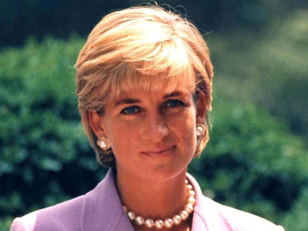 PRINCESS DIANAPRINCESS OF WALES1996 WASHINGTON DCPHOTO WAS ON THE COVER OF US NEWS MAGAZINE AND WAS THE BEST SELLING ISSUE IN 70 YEARS.