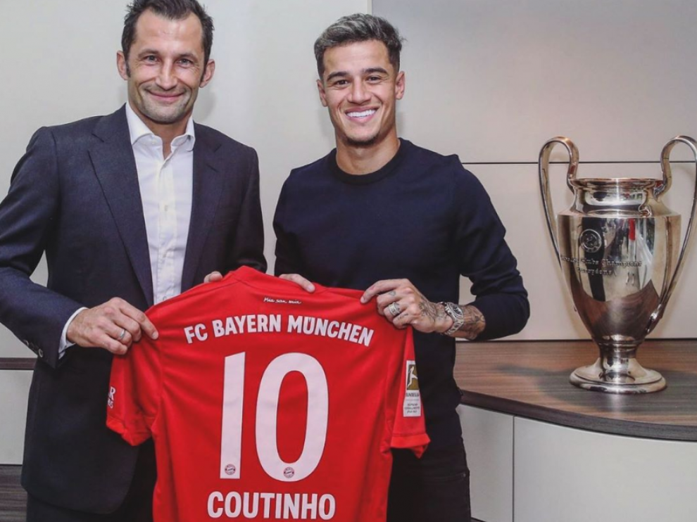 Coutinho posando como nuevo jugador del Bayern de Munich.