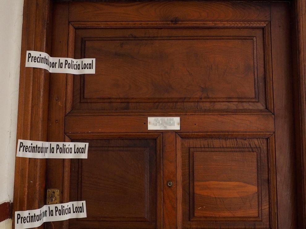 Puerta de la vivienda donde residía el bebé y su familia.