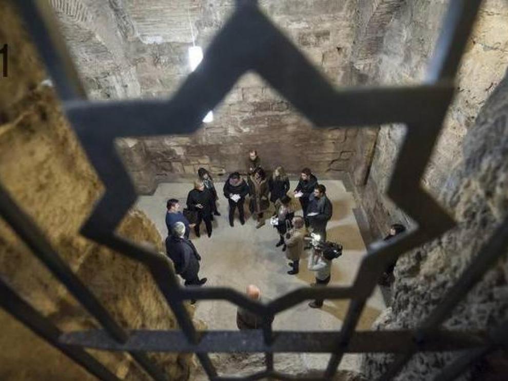 Visita a la desconocida cripta de la Parroquieta de la Seo