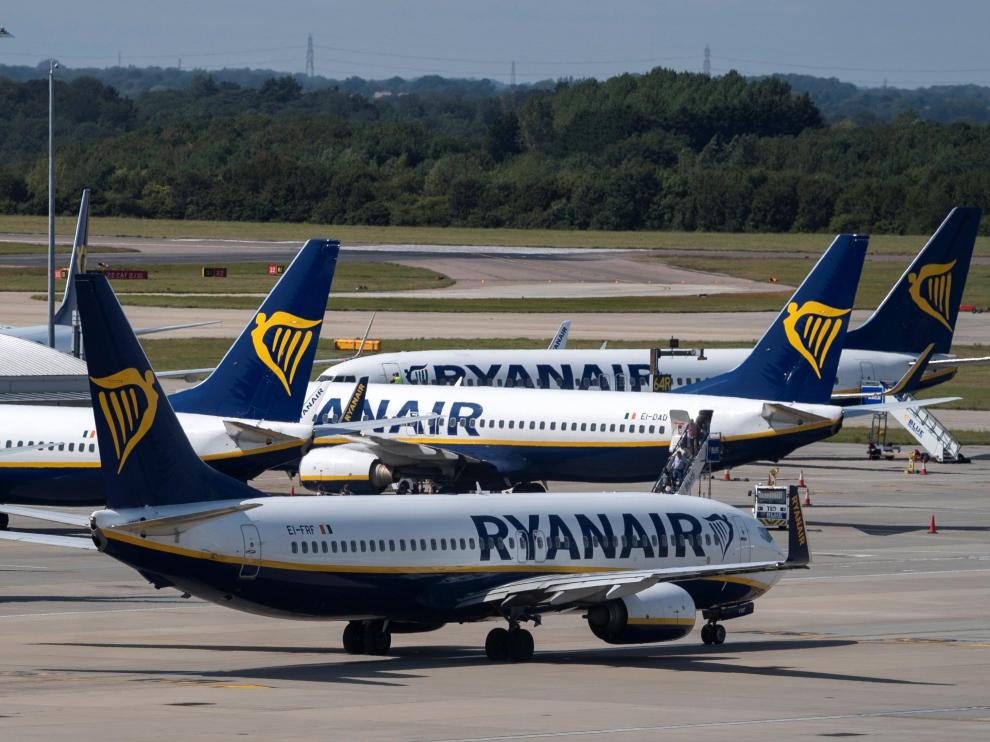 Varios aviones de la compañía Ryanair.