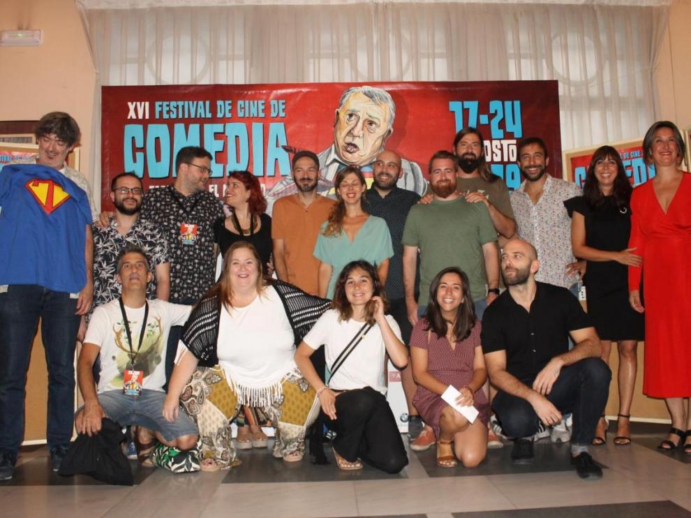 Los cortometrajistas que este viernes presentaron sus trabajos. Abajo en el centro, Nadia de Santiago.