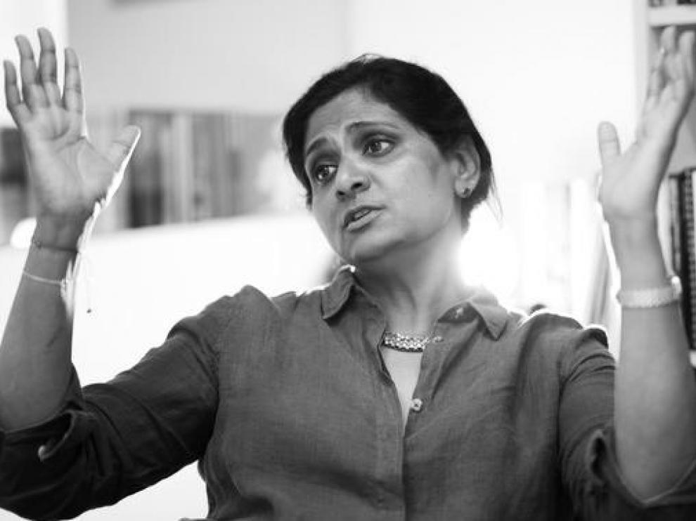La cosmóloga Priyamvada Natarajan, durante la entrevista.