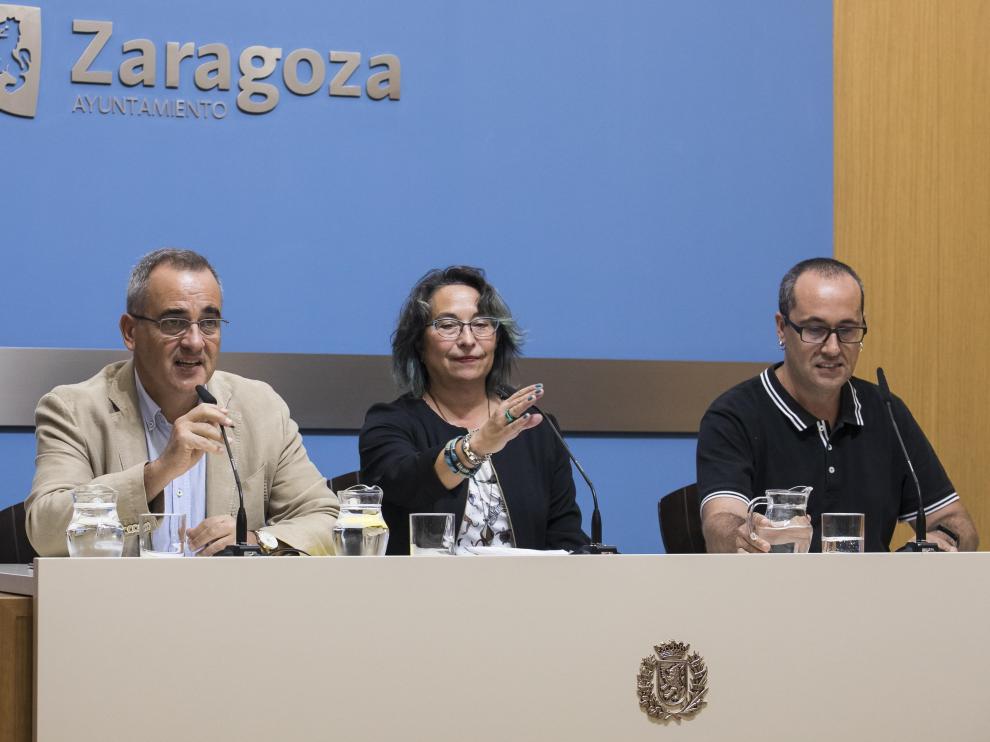 Luis Miguel García Vinuesa (PSOE), Amparo Bella (Podemos) y Alberto Cubero (ZEC), contra la supresión de cursos del Imefez.