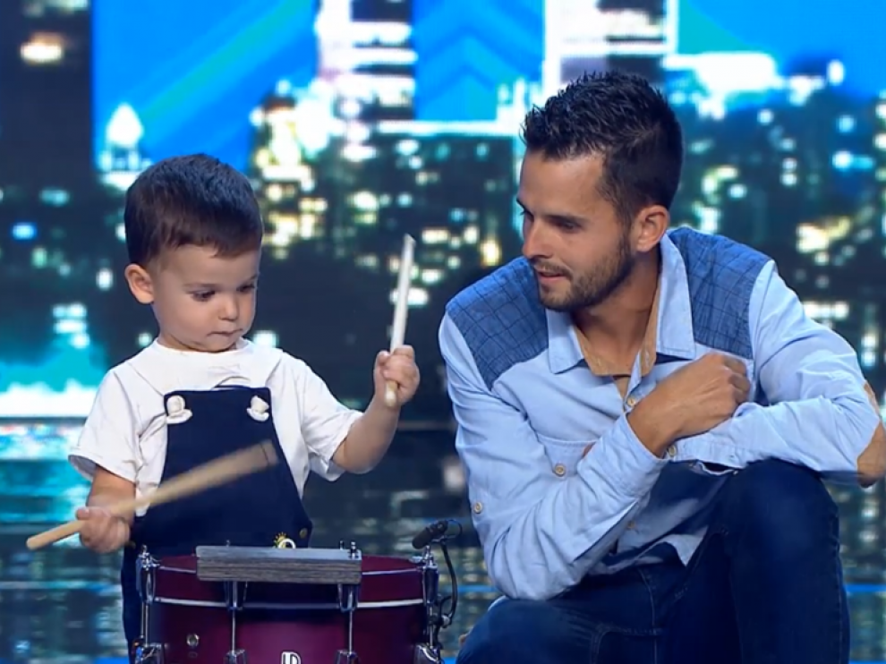 Hugo, el niño de dos años que impresiona tocando el tambor en 'Got Talent'
