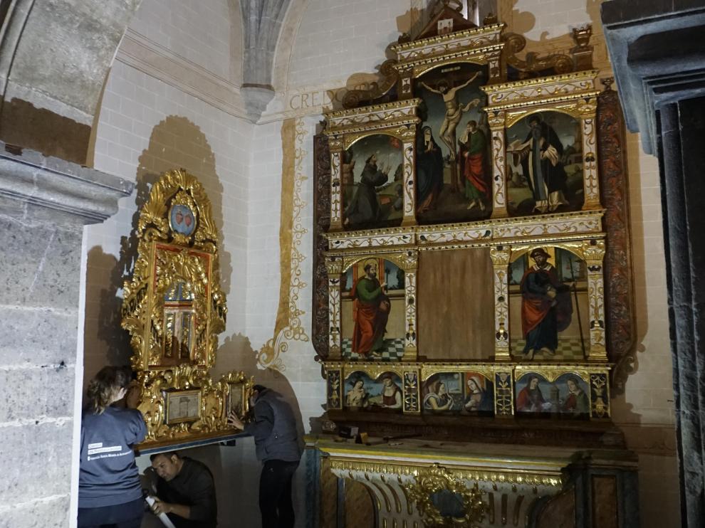 Imagen de los retablos de la Iglesia de Motos restaurados por la Fundación Santa María de Albarracín.