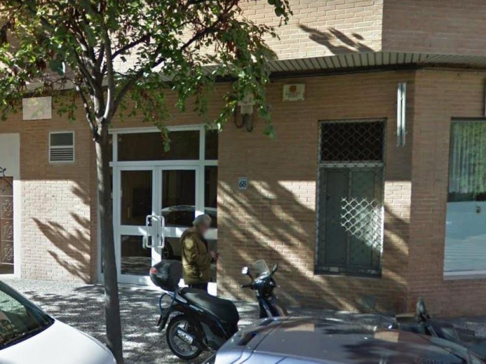 Inmueble de la calle Lasierra Purroy donde ha aparecido el cadáver del hombre