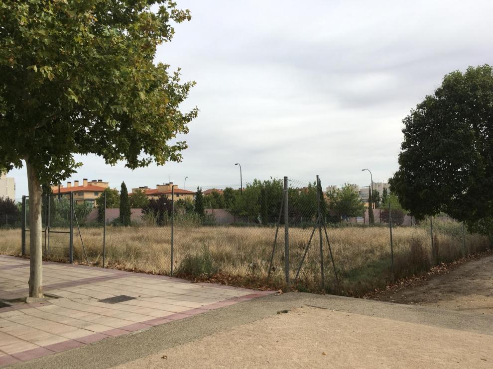 Solar en el que está proyectado el centro cívico de Parque Goya
